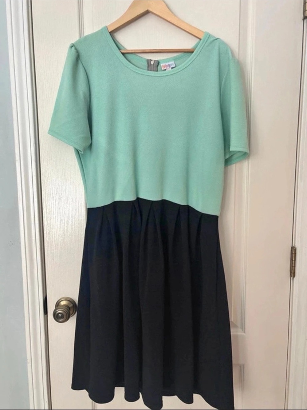 LuLaRoe Color Block Midi Dress in Green & Black Size 3XL Like New